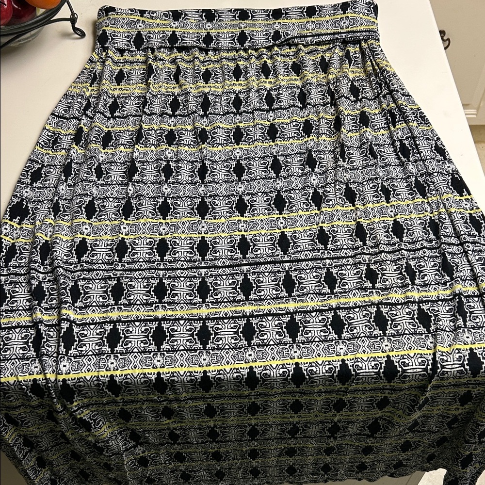 Cynthia Rowley Black and White Patterned Dress with Yellow Accent 2X